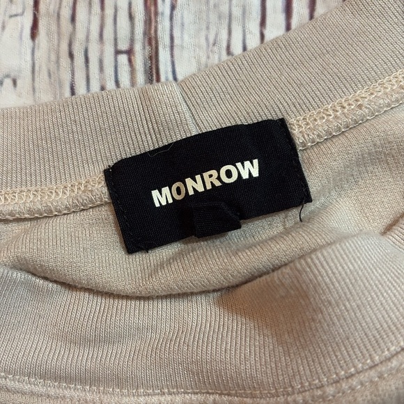 Monrow Women's Supersoft Fleece Sweatshirt With Tucked Sleeve - Picture 2 of 9